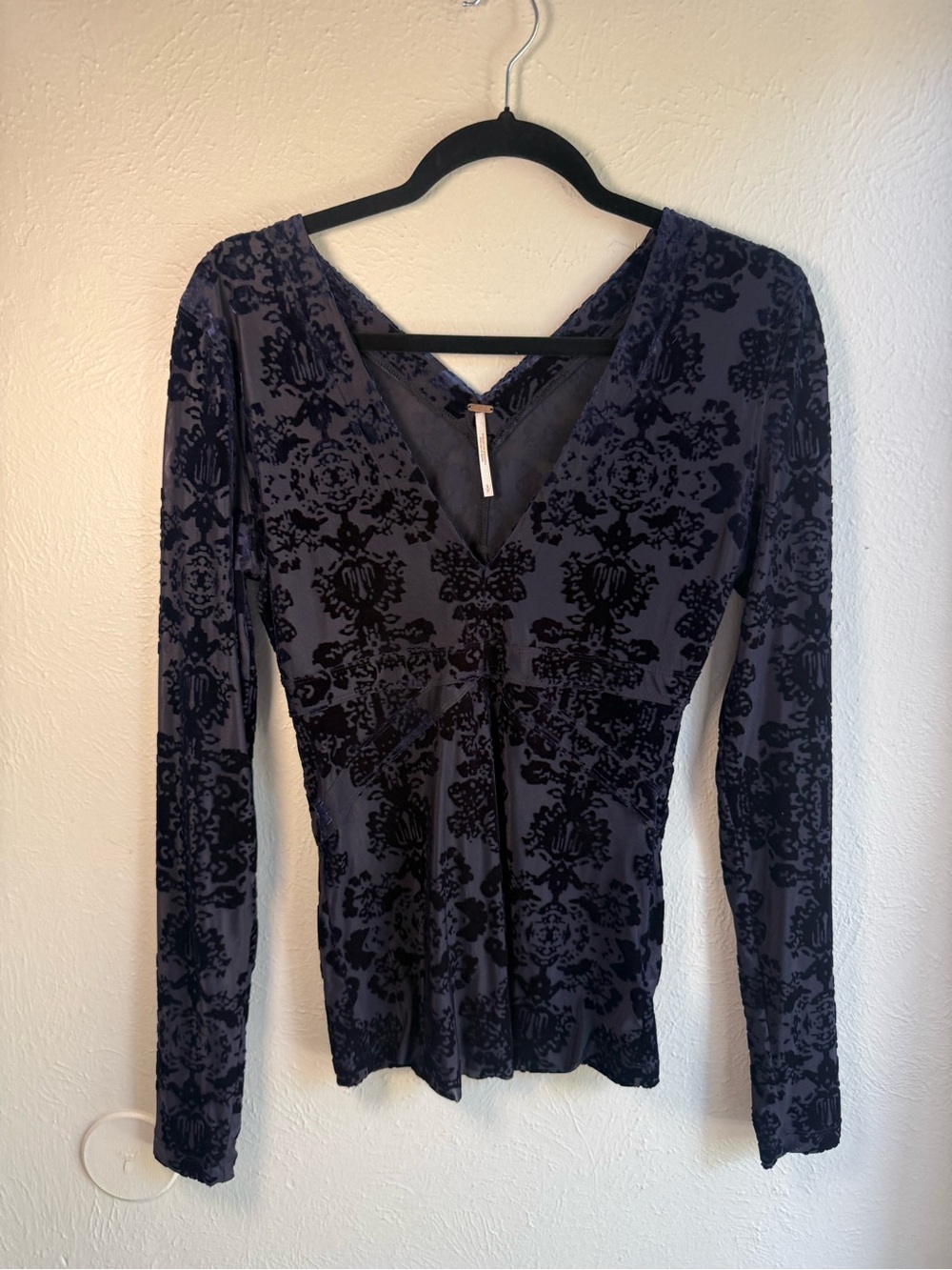 Free People Navy Burnout Velvet V-Neck Long Sleeve Top Size S